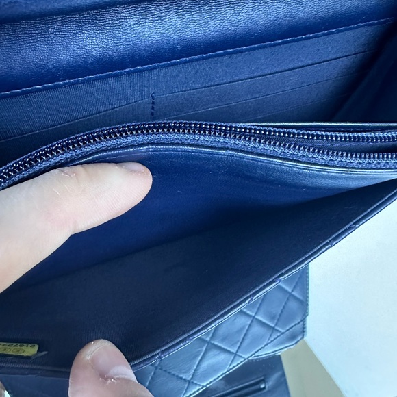 🌺BEAUTIFUL CHANEL BOY WOC lambskin Leather Chanel WOC NAVY. CROSSBODY - Picture 9 of 12